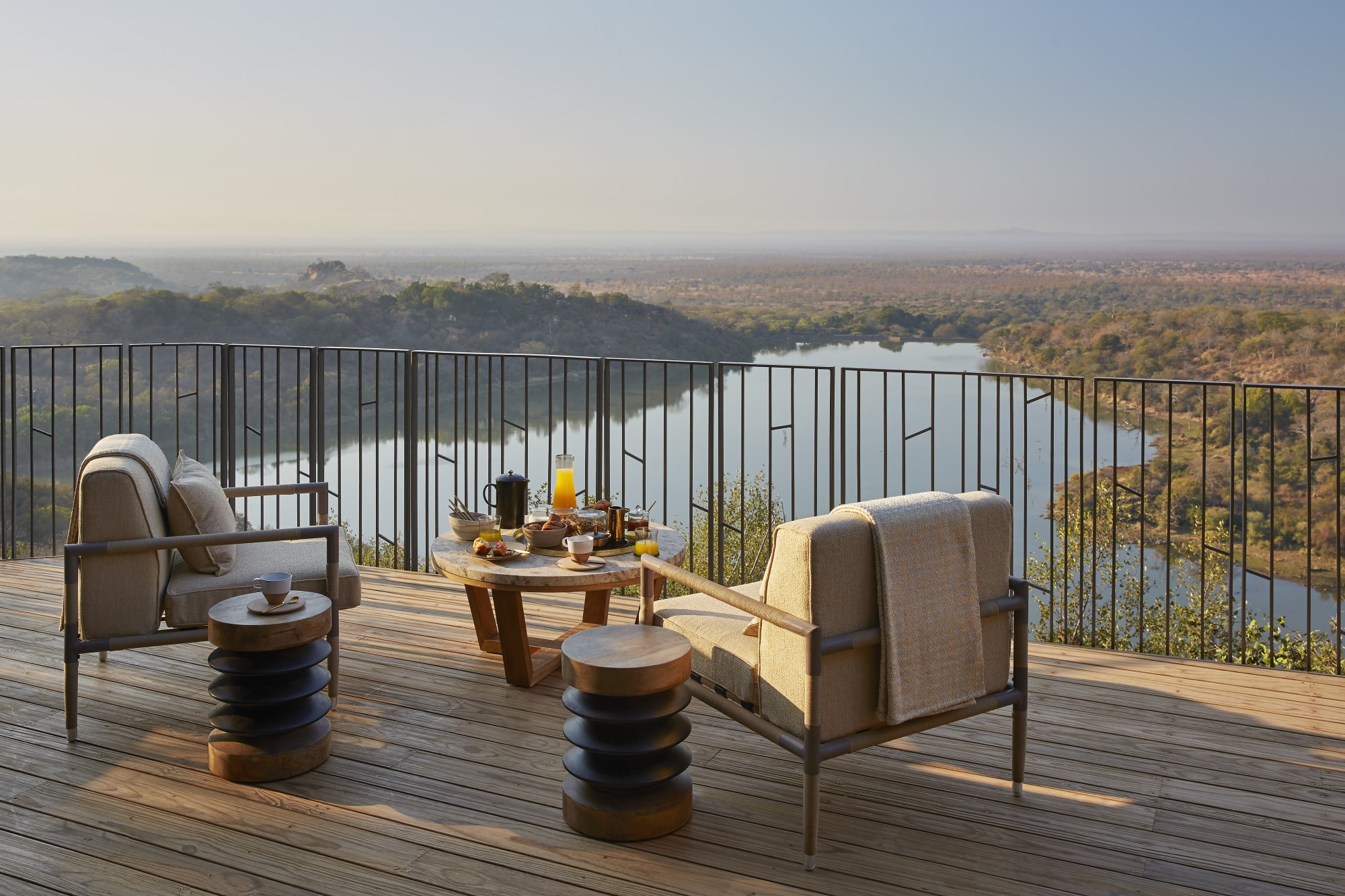 Singita-Malilangwe-House-Breakfast-with-a-view resized